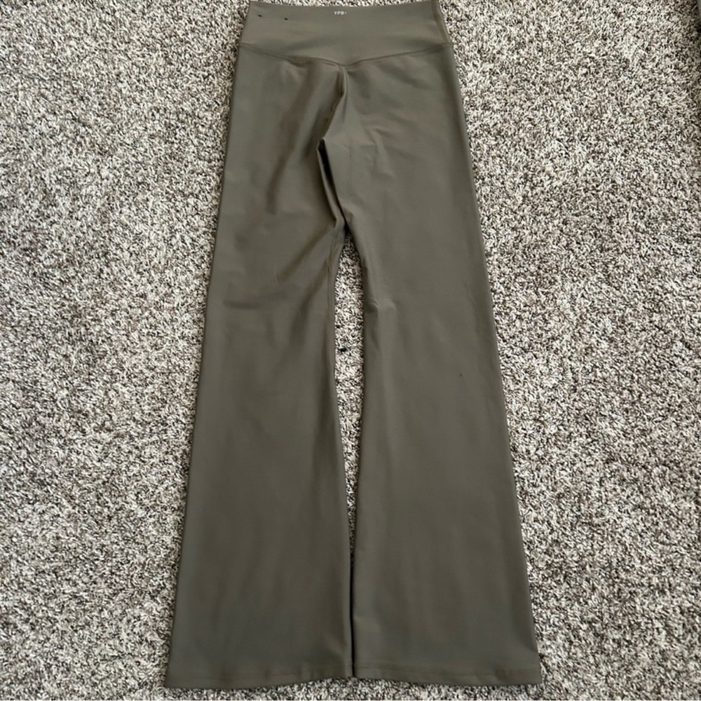 Flare Leggings and Defined Zip Up Set - Picture 3 of 10